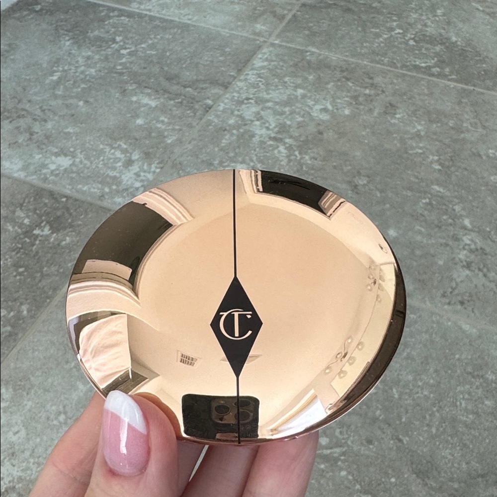 Charlotte Tilbury Airbrush Flawless Powder